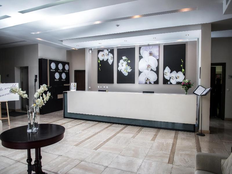 ホテル Doubletree By Hilton シムケント エクステリア 写真