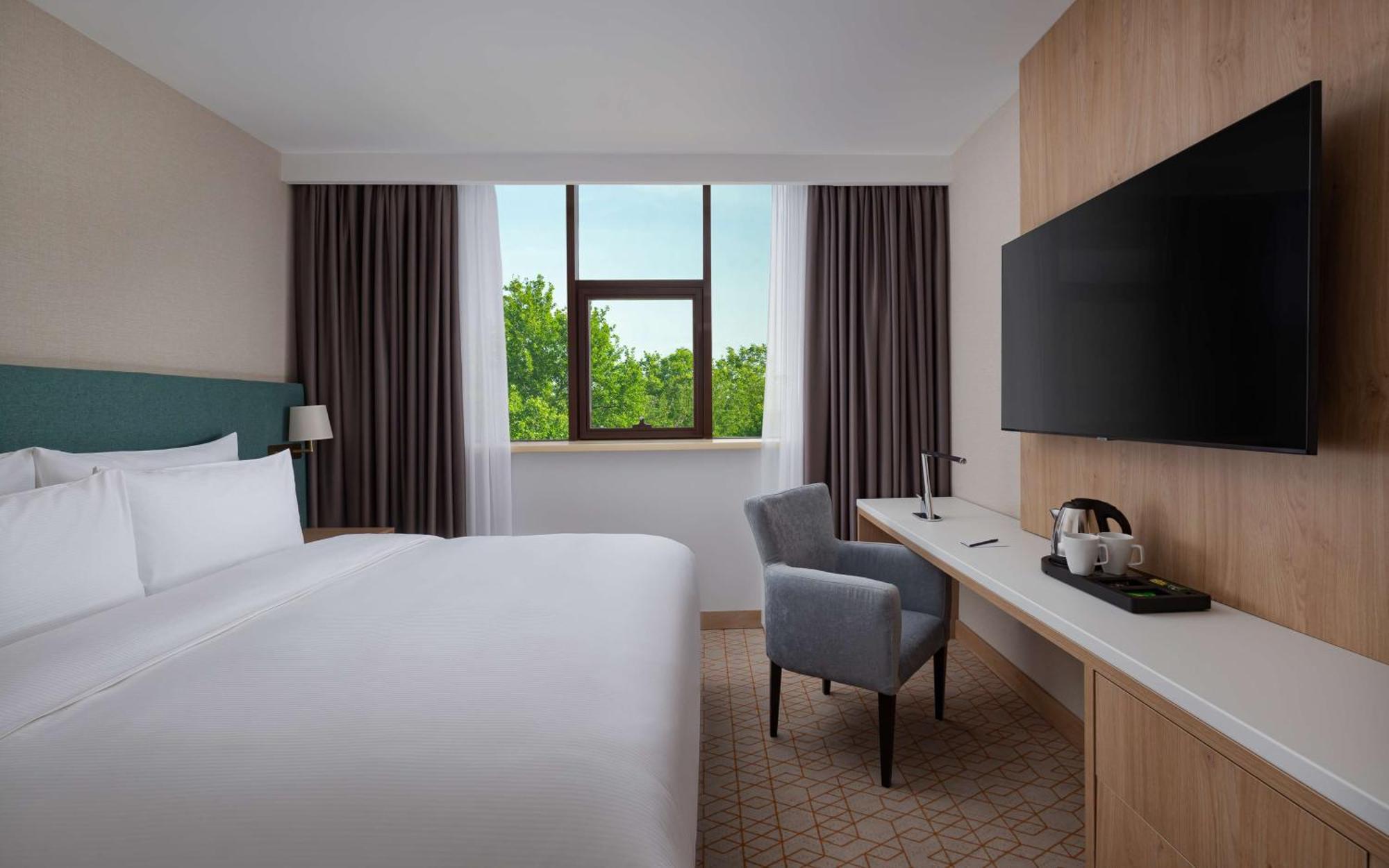 ホテル Doubletree By Hilton シムケント エクステリア 写真