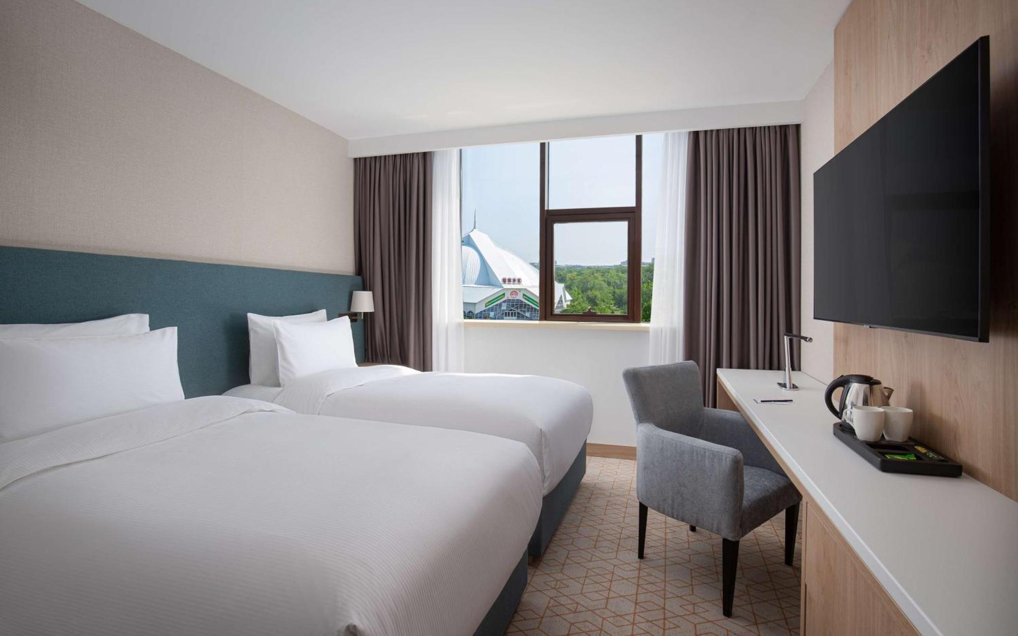 ホテル Doubletree By Hilton シムケント エクステリア 写真