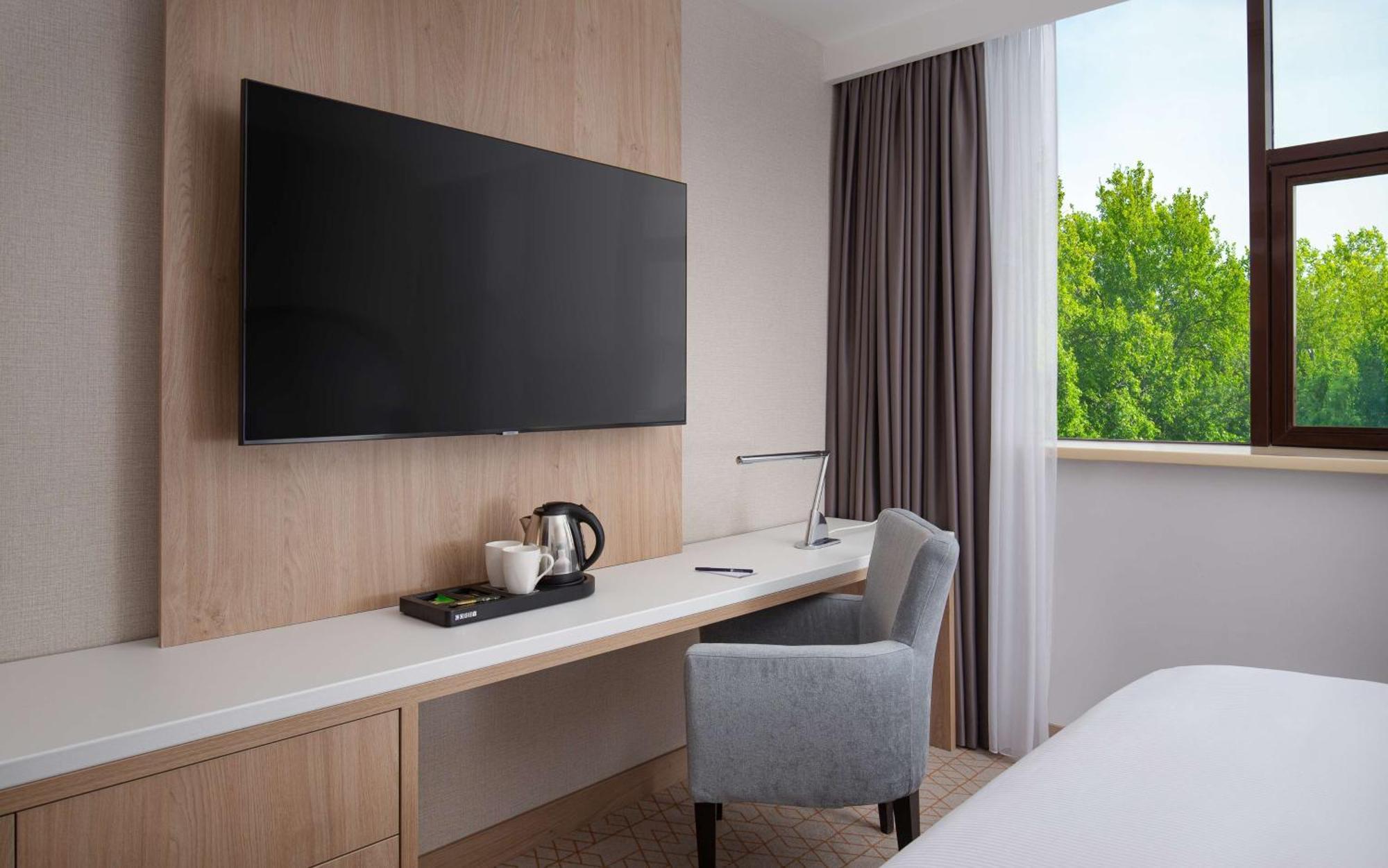 ホテル Doubletree By Hilton シムケント エクステリア 写真