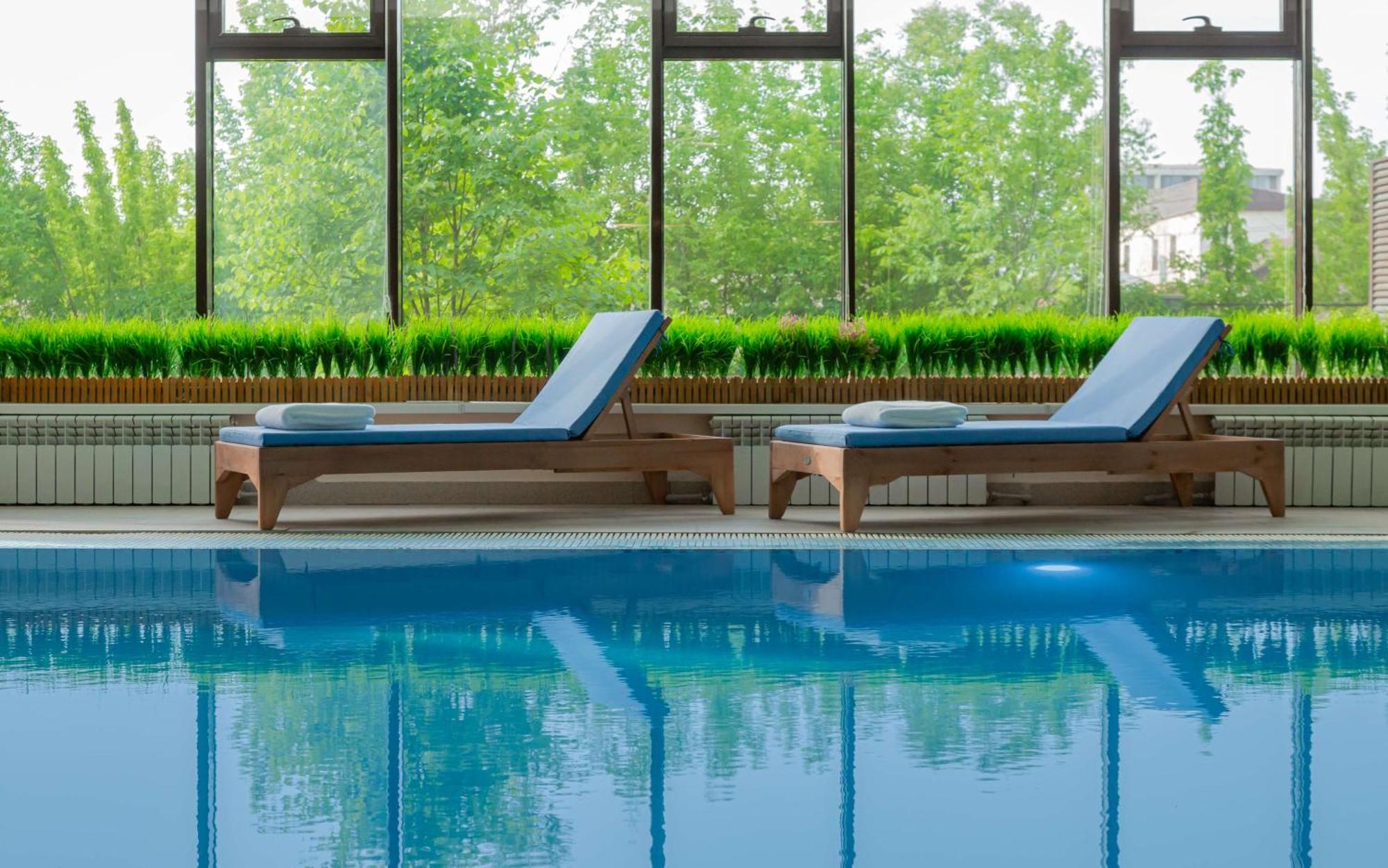 ホテル Doubletree By Hilton シムケント エクステリア 写真