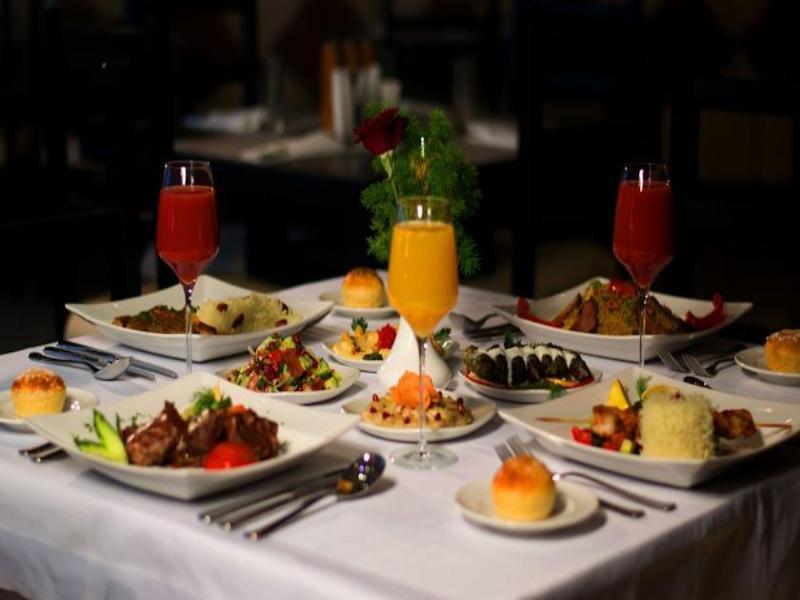 ホテル Doubletree By Hilton シムケント エクステリア 写真